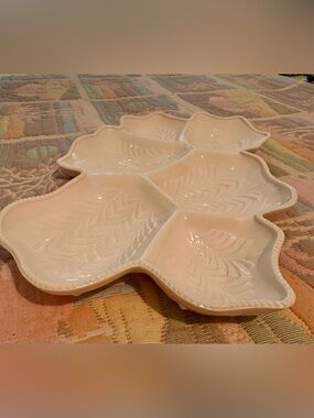 Leaf-Pattern Sectioned Milk Glass Serving Platter in Pink